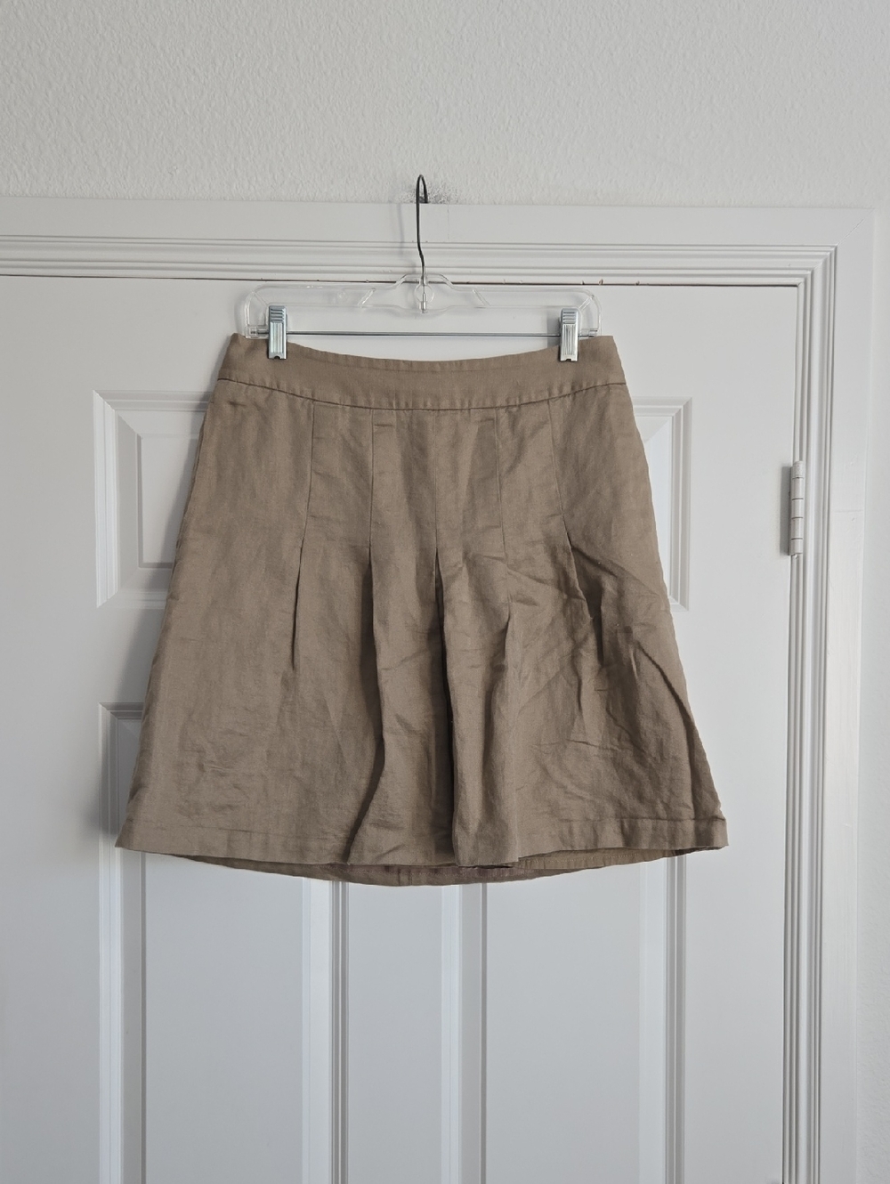 Banana Republic Tan/Taupe Skirt Waistband Detail
